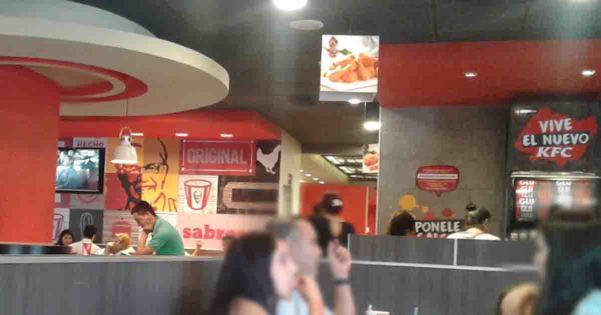 Video Captan A Pareja Teniendo Sexo En Restaurante De Pollo De